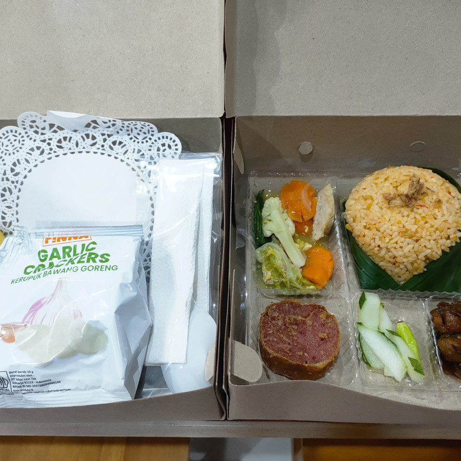 Paket Nasi Kotak dan Kue kotak 67.000 by Lumintu catering - detail