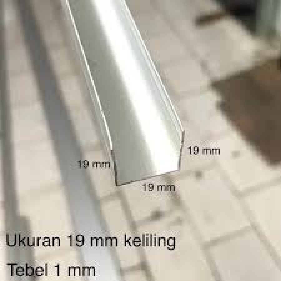 lis ornamen sudut U 2 cm