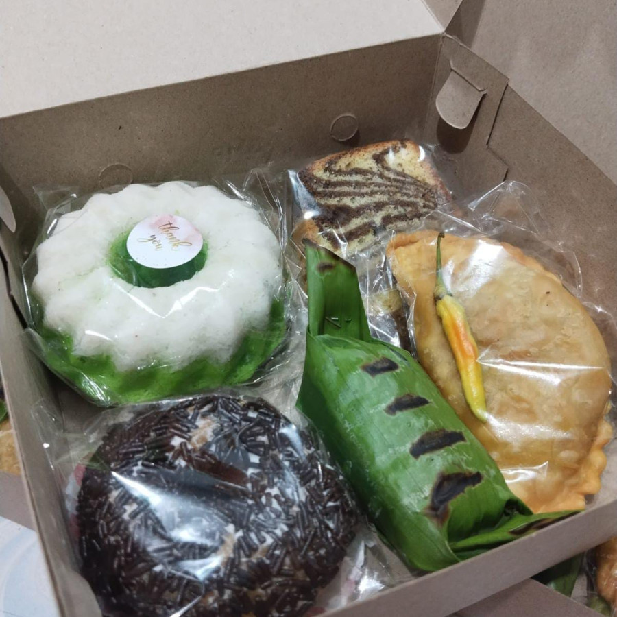 Paket Snack (kue basah) - depan