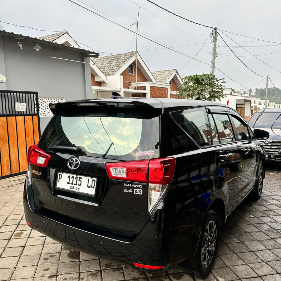 SEWA MOBIL HARIAN INNOVA REBORN - samping