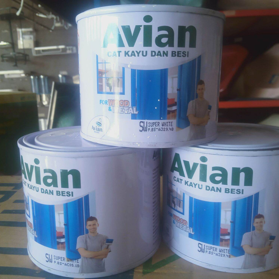 CAT BESI 0,5 KG MERK LOKAL