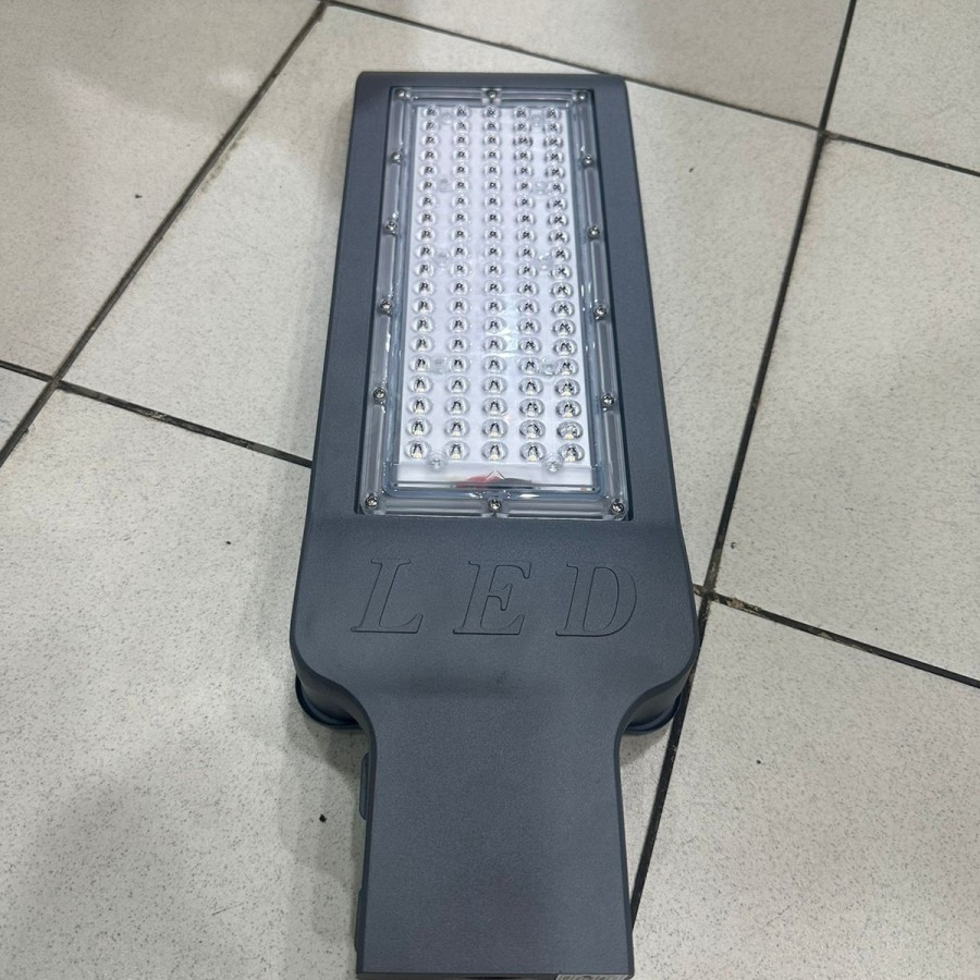 Lampu LED PJU - depan