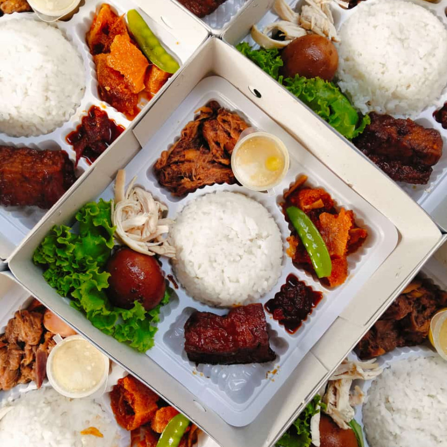 NASI GUDEG SAMBEL GORENG TELUR BACEM AYAM TAHU BACEM