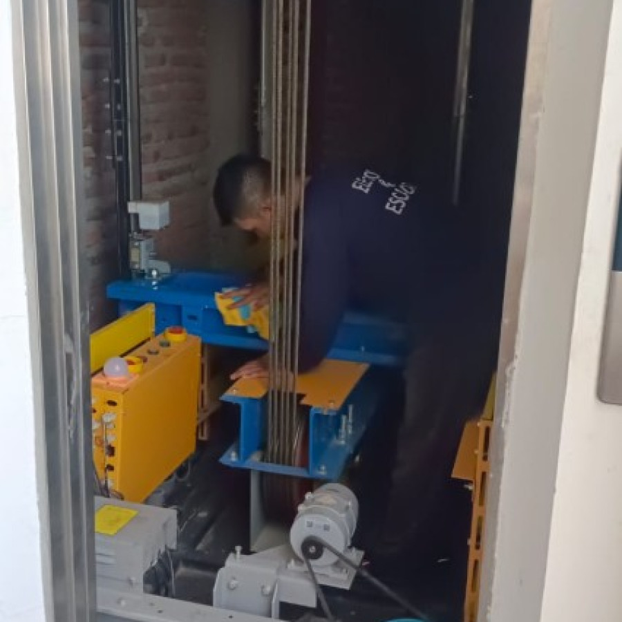 Biaya mobilisasi perangkat lift