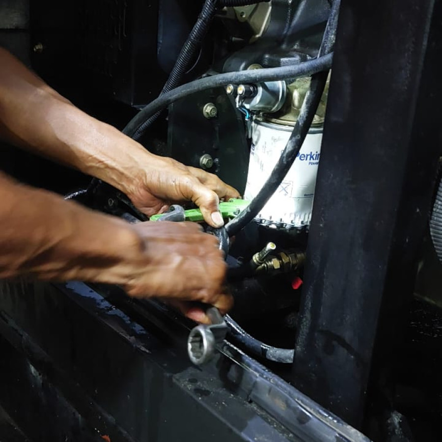 Service Genset - depan
