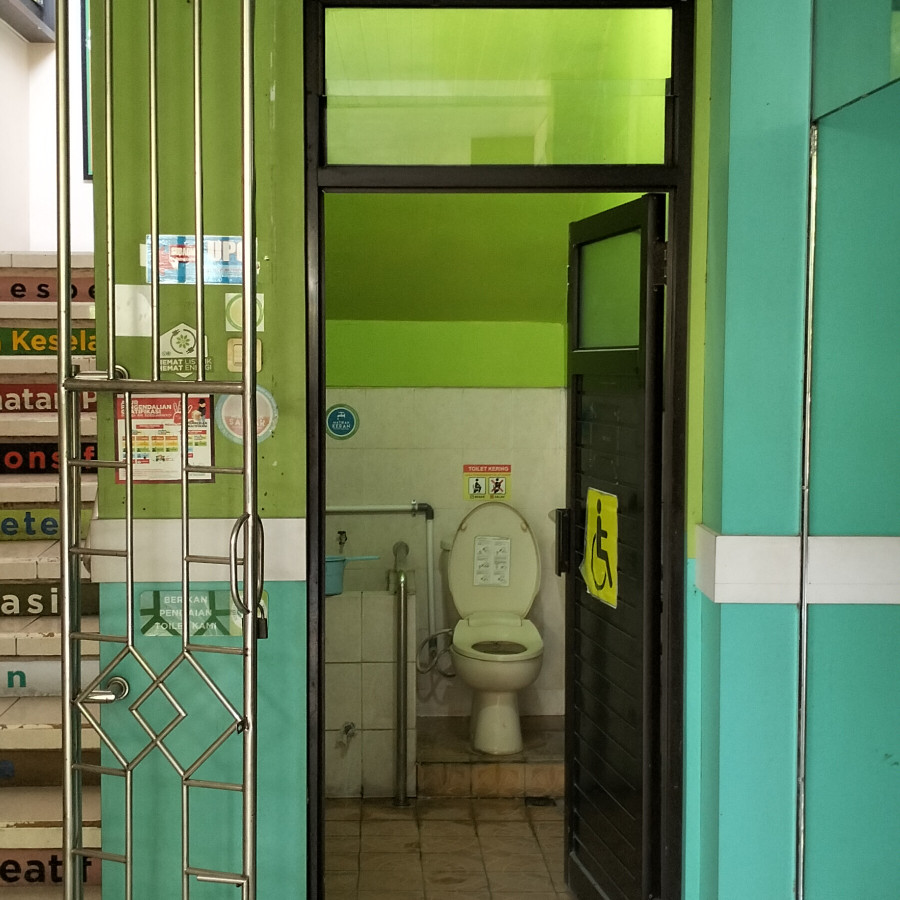 Pek. Merubah Arah Bukaan Pintu Kamar Mandi per unit