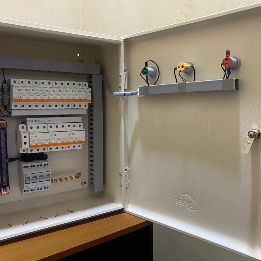 Panel Listrik - samping
