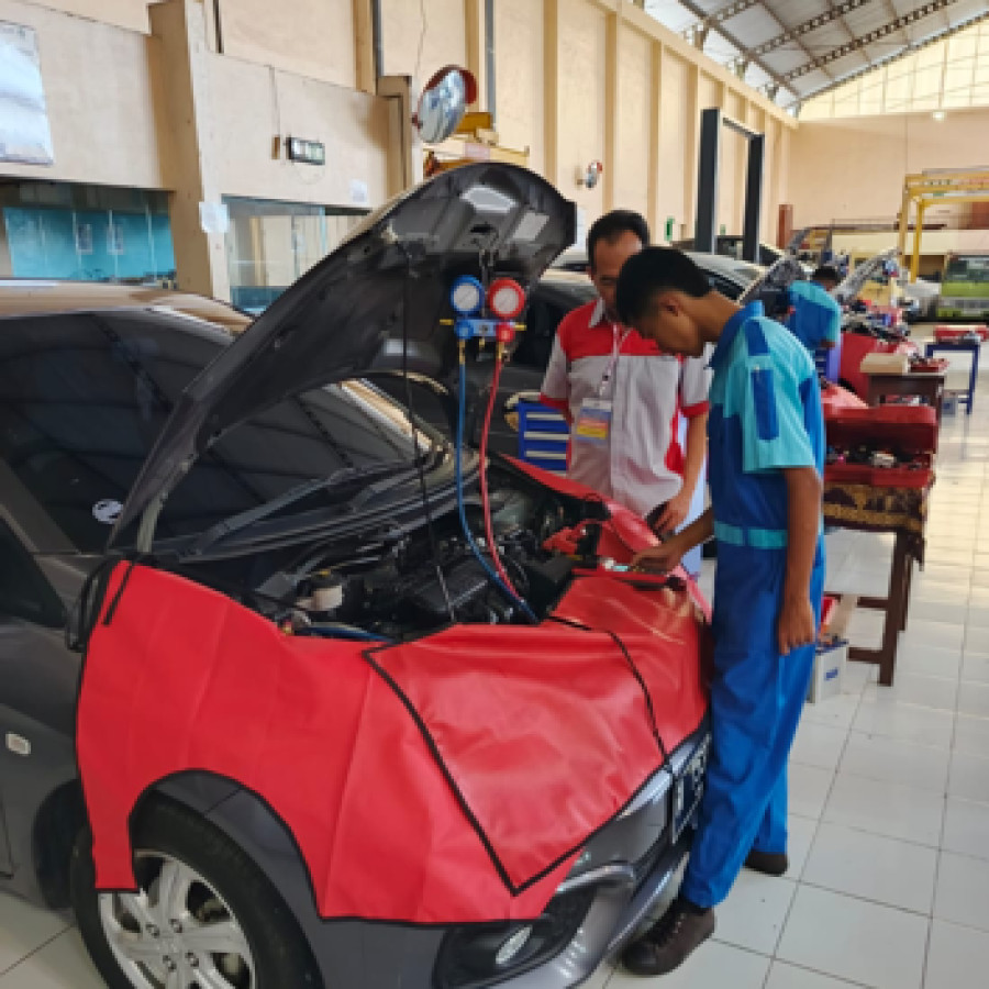 Bahan Pelatihan Pemeliharaan Kendaraan Ringan Sistem Injeksi - utama