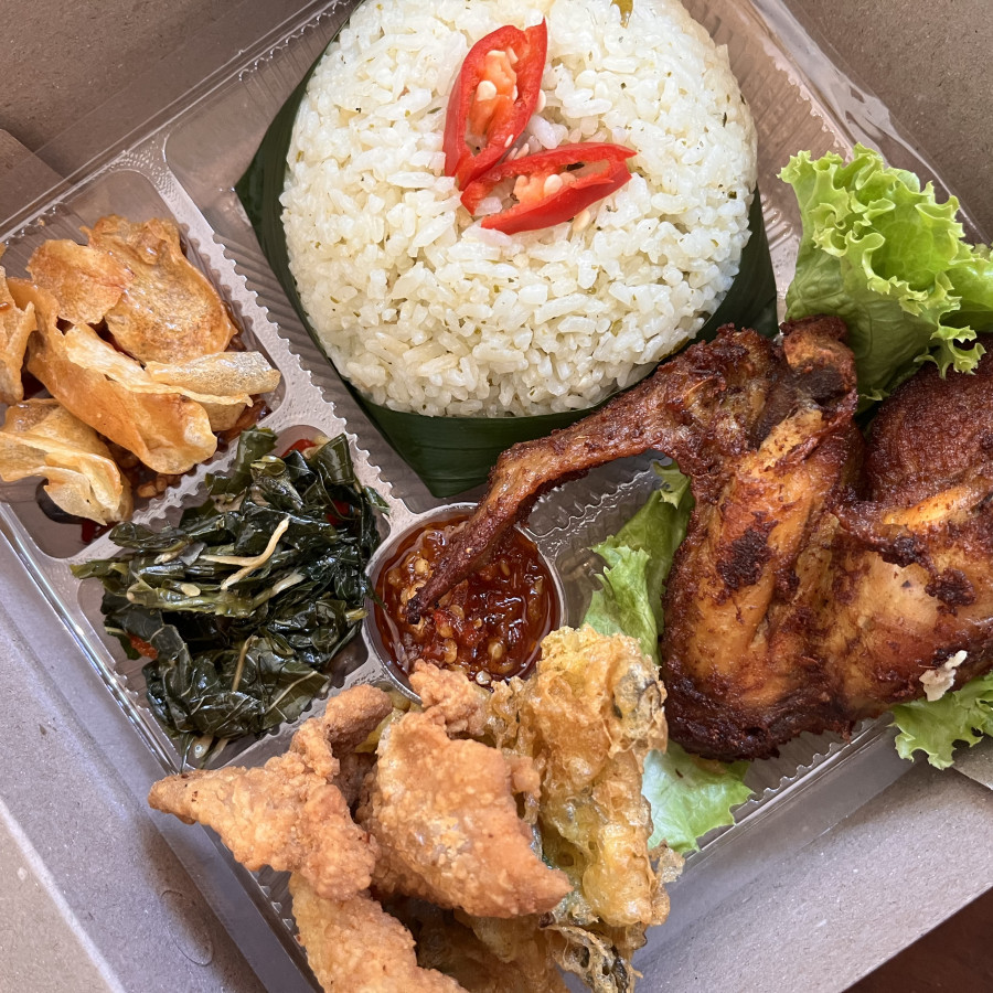 Nasi Jeruk Ayam Goreng - depan