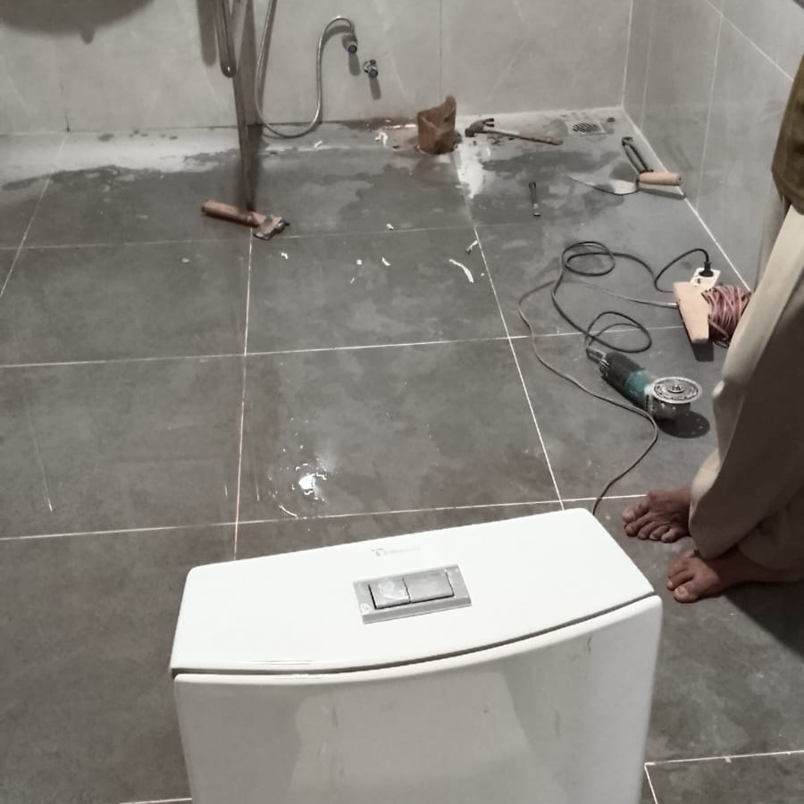 PEMELIHARAAN / PERBAIKAN TOILET PASIEN DAN STAF GEDUNG ASTADAYA - samping