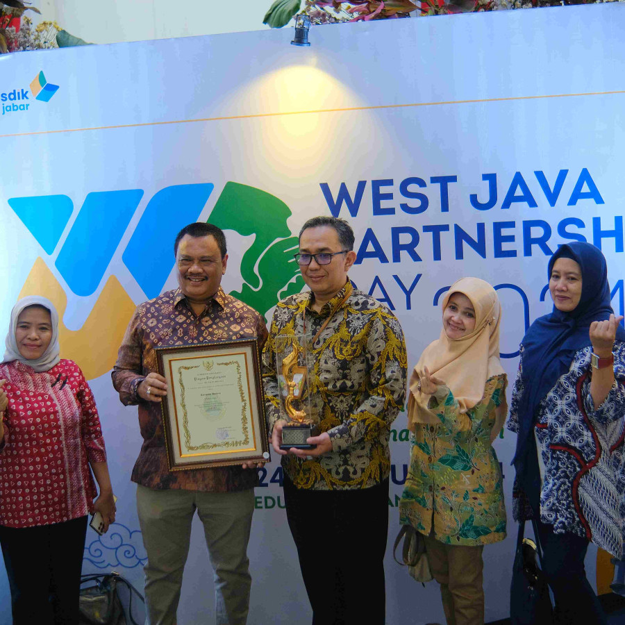 Sewa Backdrop Photobooth (Wall Of Fame) - depan