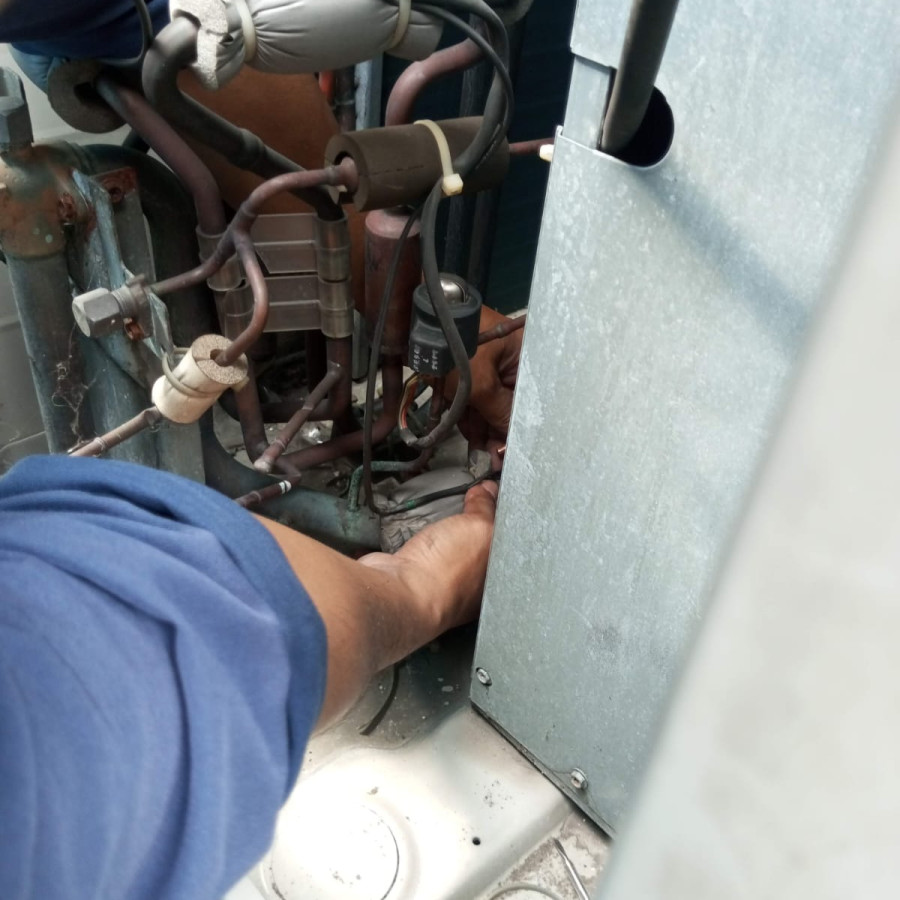 Penggantian Thermistor Coil Pipa Suction AC VRV - depan