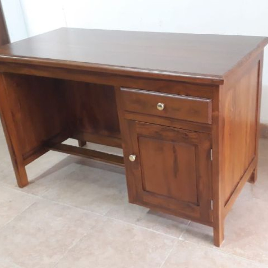 MEJA KERJA KAYU