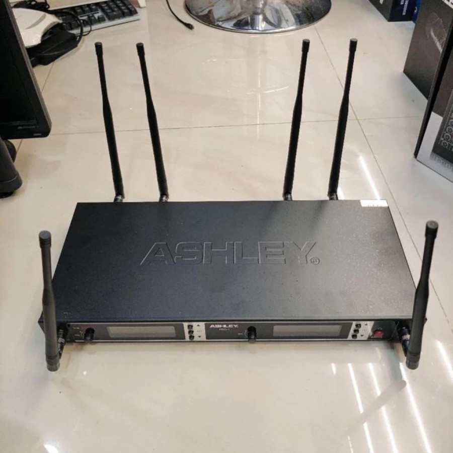 Mic Wireless  Merk Ashley PRO 1 6 Antena - depan