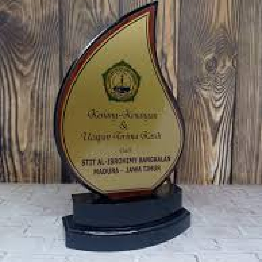 Plakat Material Kayu dan Kuningan Custom