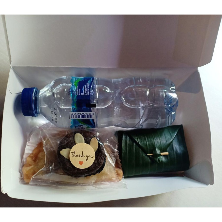 Snack isi 2 + Air Mineral 330ml