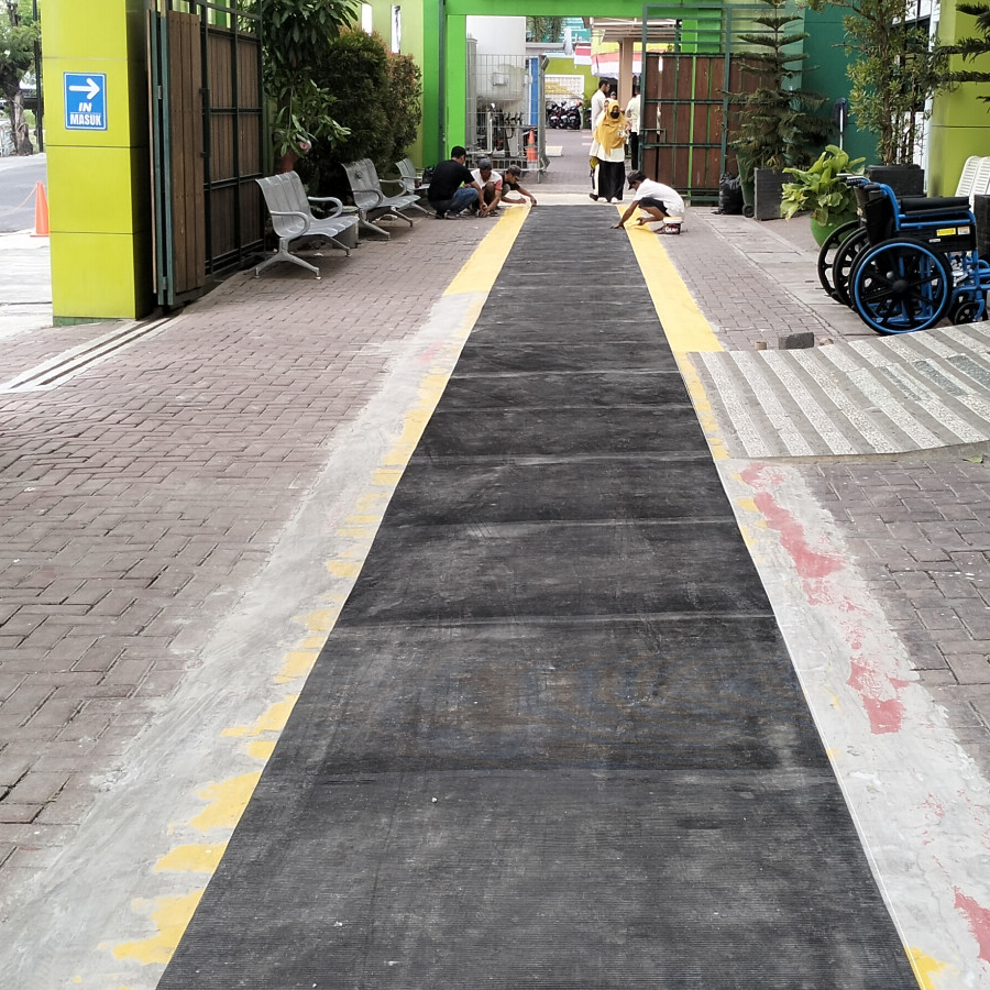 Pasang Karpet Karet Lantai per m2