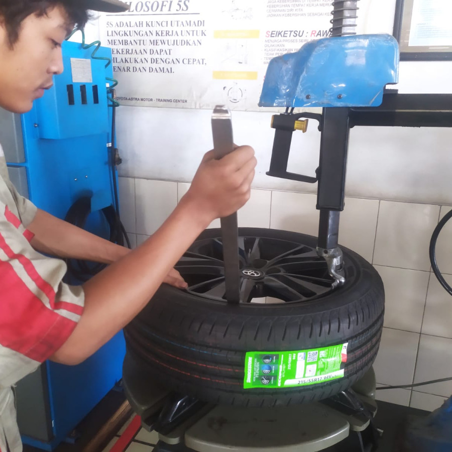 BONGAKR PASANG BAN - samping