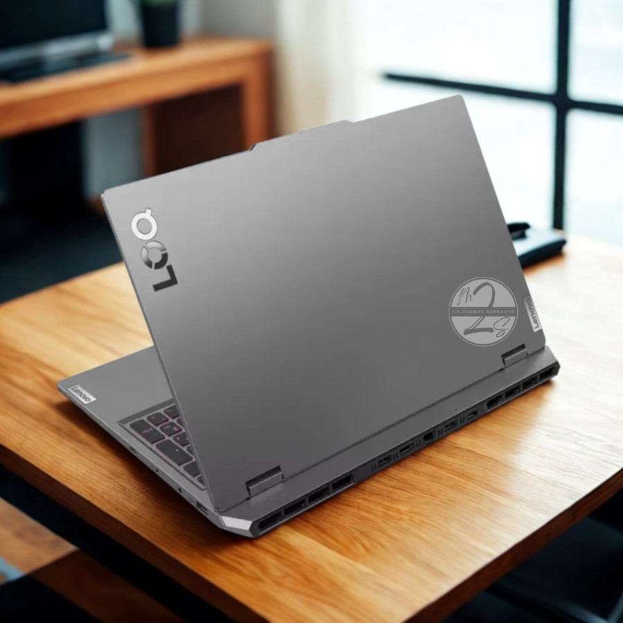 Laptop Lenovo LOQ 15IAX9 - depan