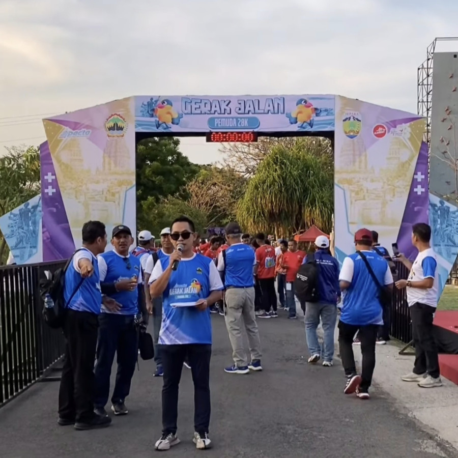 Pembawa acara /MC Couple - depan