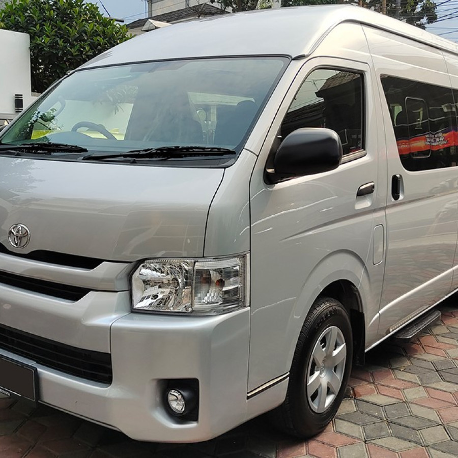 Hiace Commuter