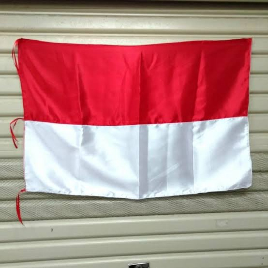 Bendera merah putih ukuran - samping