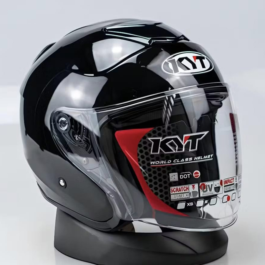 Helm merek KYT - utama