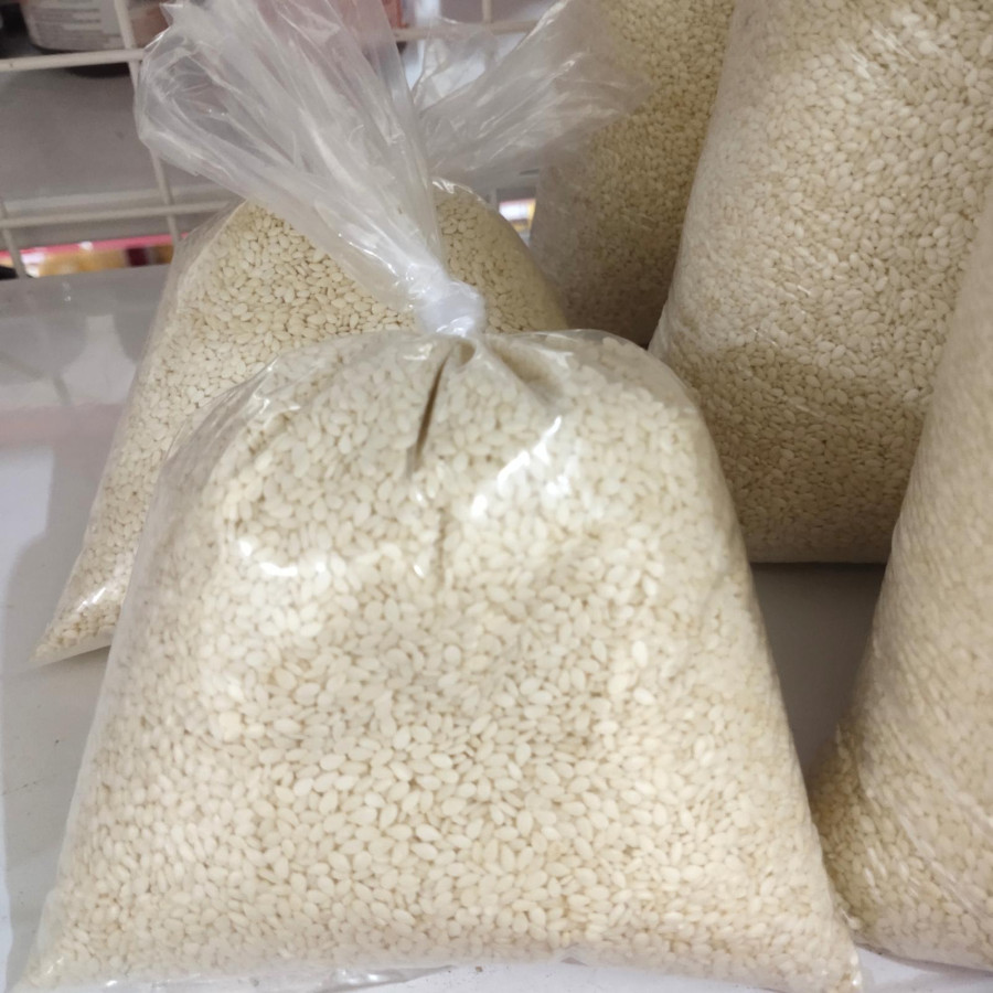 Wijen putih mentah bersih kemasan 1kg - depan