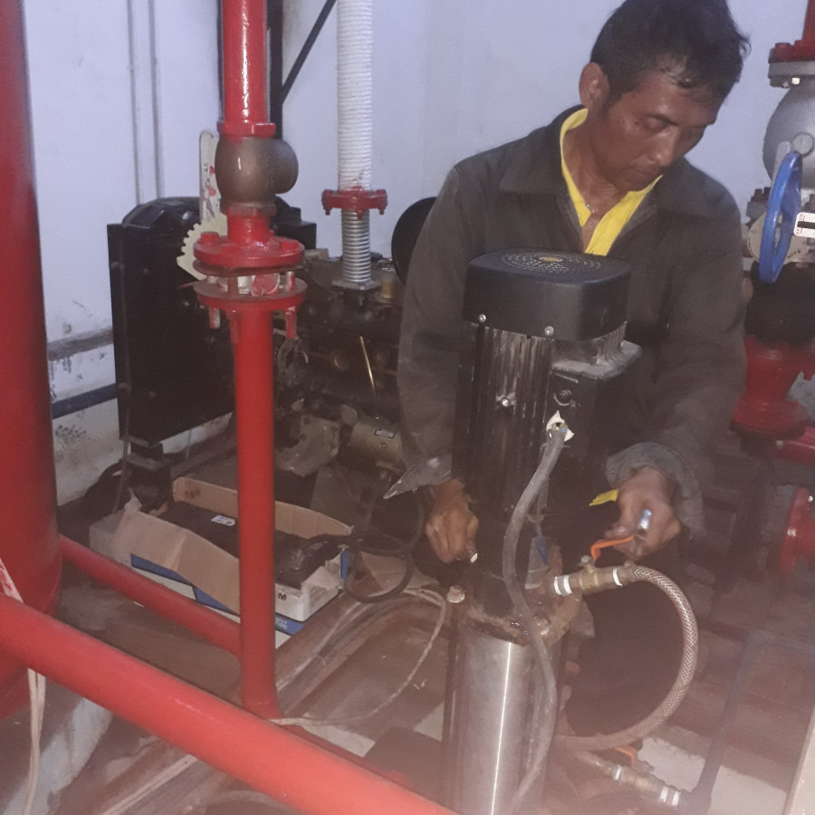PERBAIKAN INSTALASI HYDRANT DAN SERVICE MESIN DIESEL PUMP 58 PK - depan