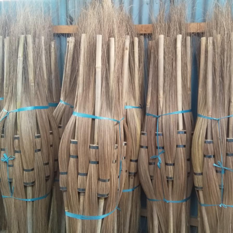 Sapu Lidi Besar