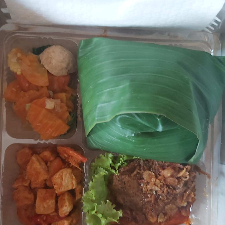 Paket Nasi Daging Rendang