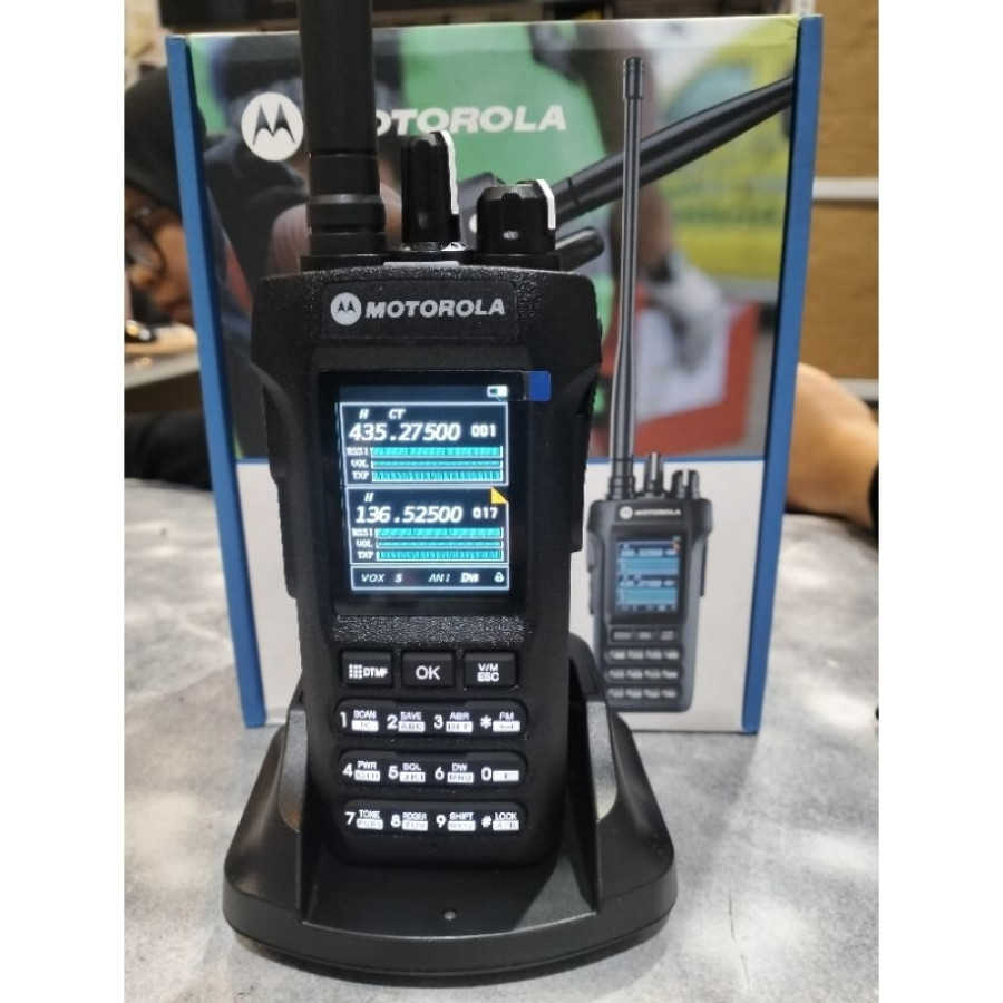 HT handy talkie motorola R8 UHF - VHF 4 band 20 watt radio HT handy talkie 6800 mah