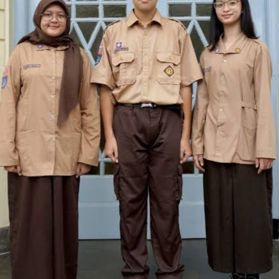 seragam sekolah lengkap - detail