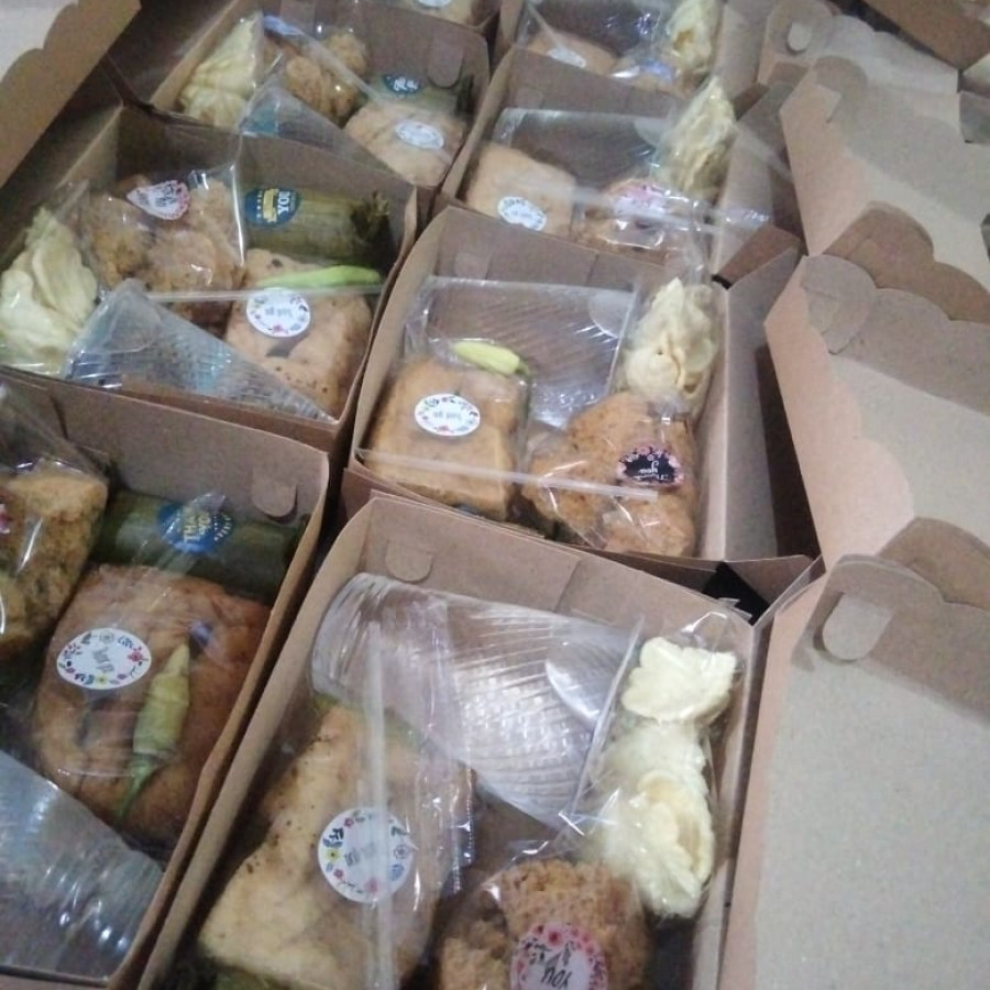 snack kotak pesanan Anda - depan