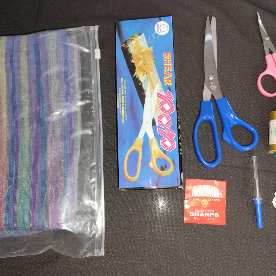 Bahan Baku dan Percontohan Pelatihan Fashion - depan