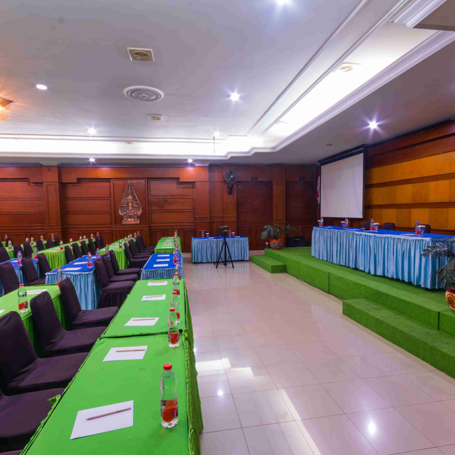 FULLBOARD MEETING TWIN SHARE - depan