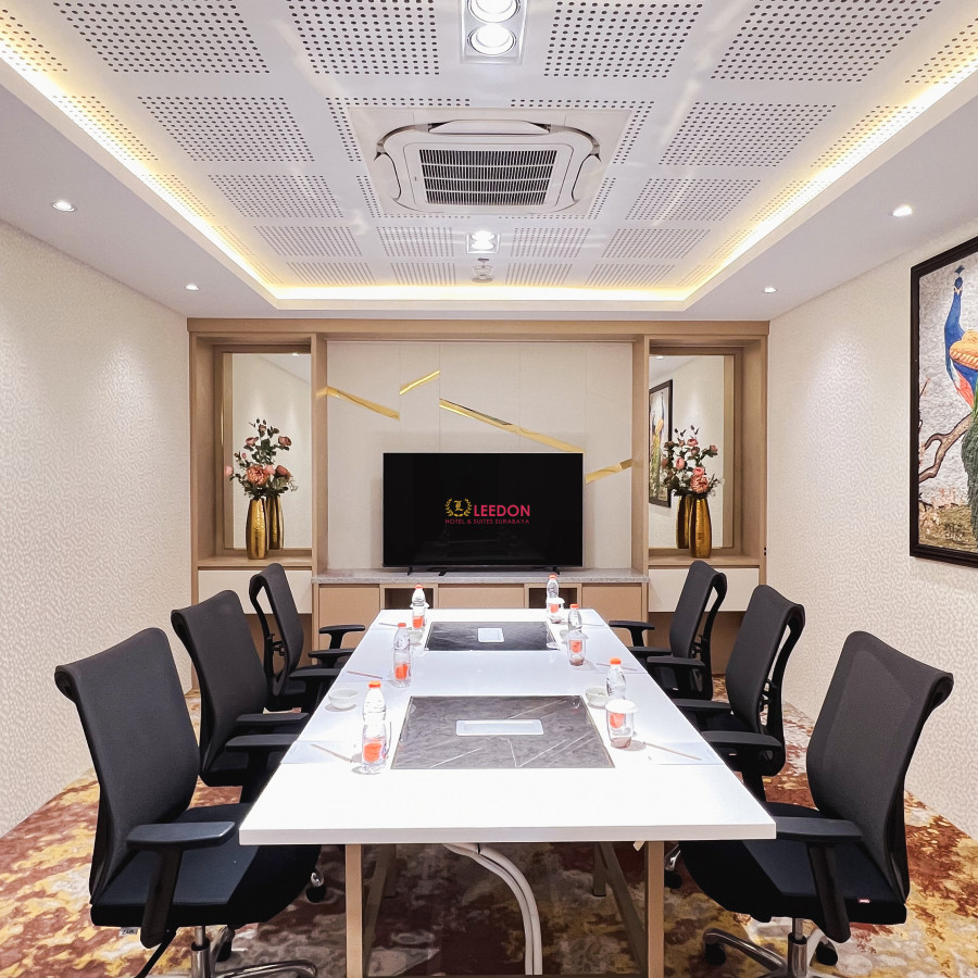 Single Bed Residential Meeting Package - Leedon Hotel and Suites Surabaya - samping