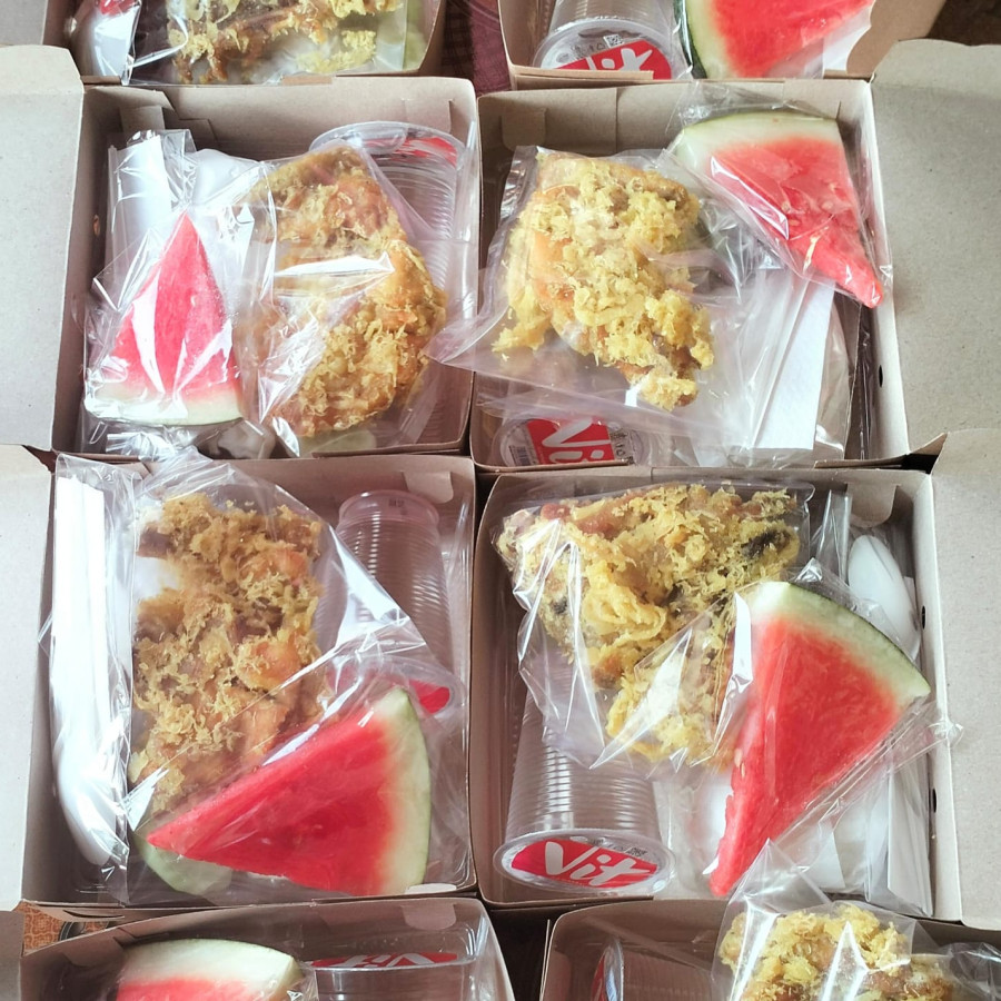 Nasi Box Ayam Kremes - utama