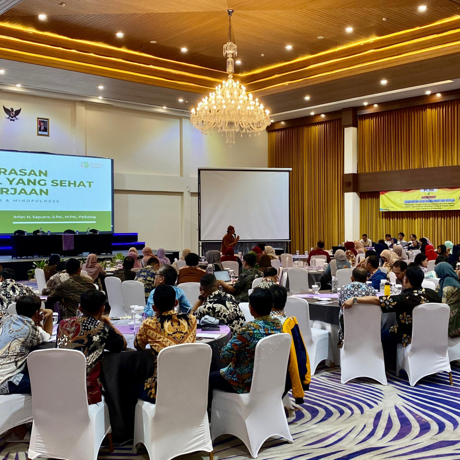 Standar Proyektor Meeting - samping