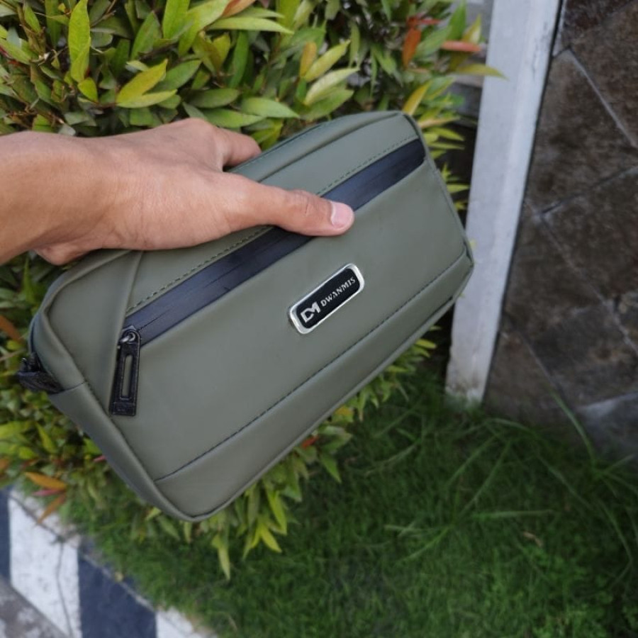 Pouch/ hand bag