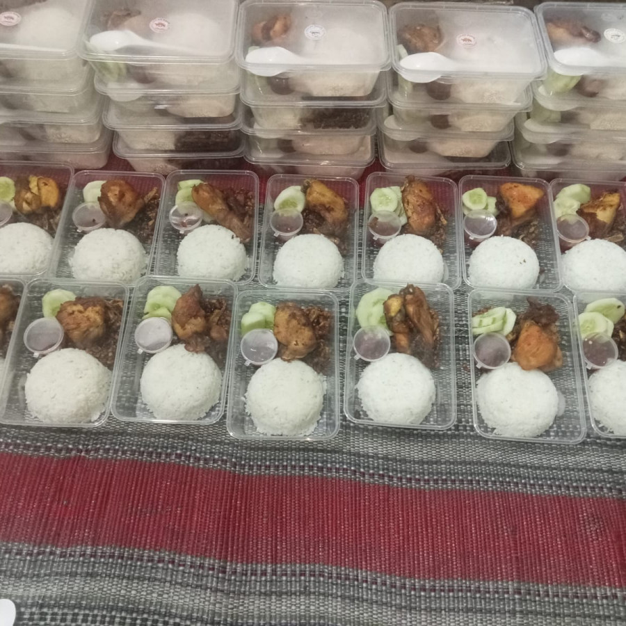 Paket nasi ayam hemat