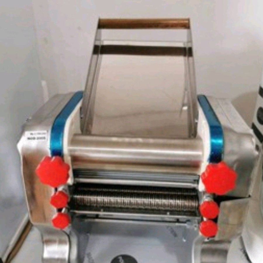 Mesin Pencetak Mie / Stik, Daya 750 watt, panjang roll 15 cm