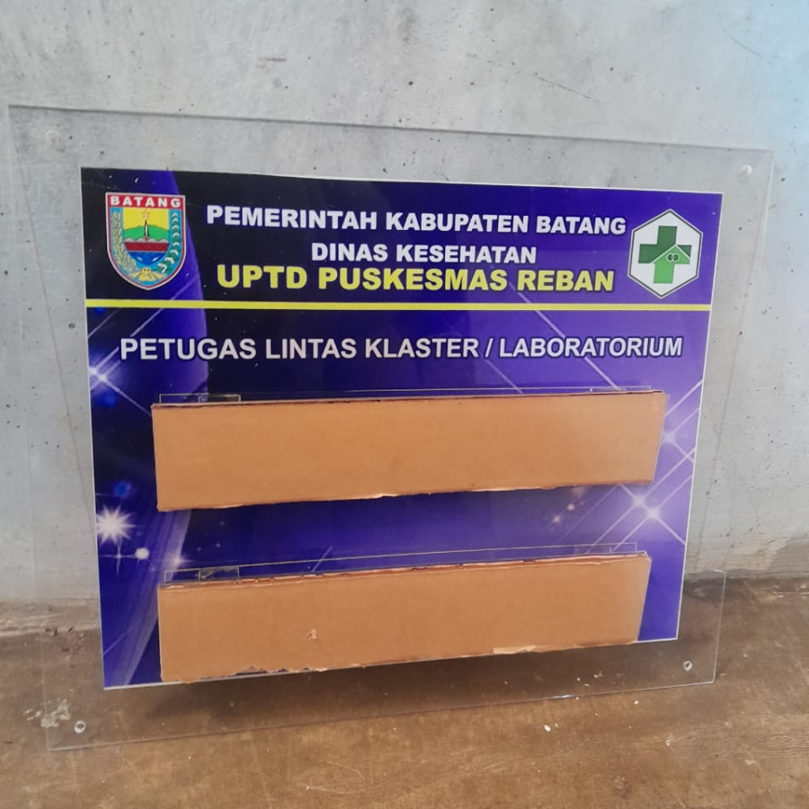 Akrilik Petugas Lintas Klaster Laboratorium
