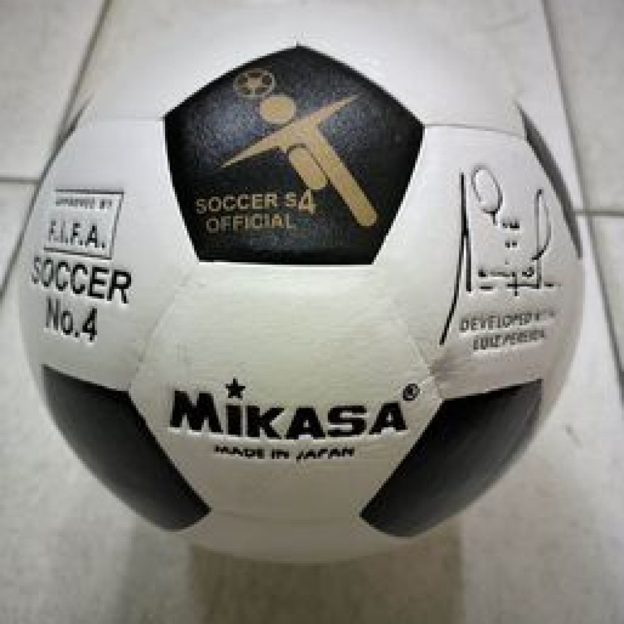 Bola Sepak Mikasa