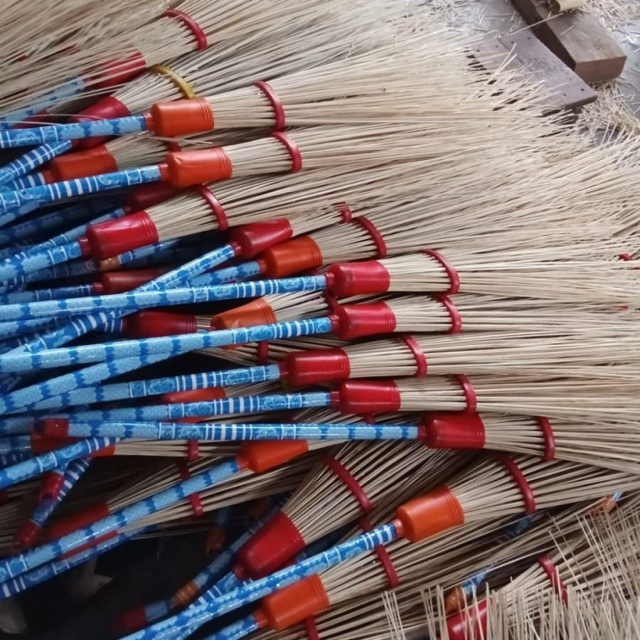 Sapu Lidi Ganggang dari Kayu