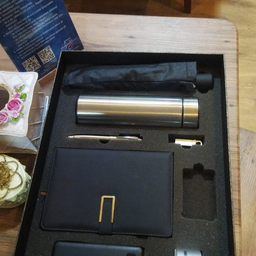 Paket Souvenir Godiebag Beserta Isinya - depan