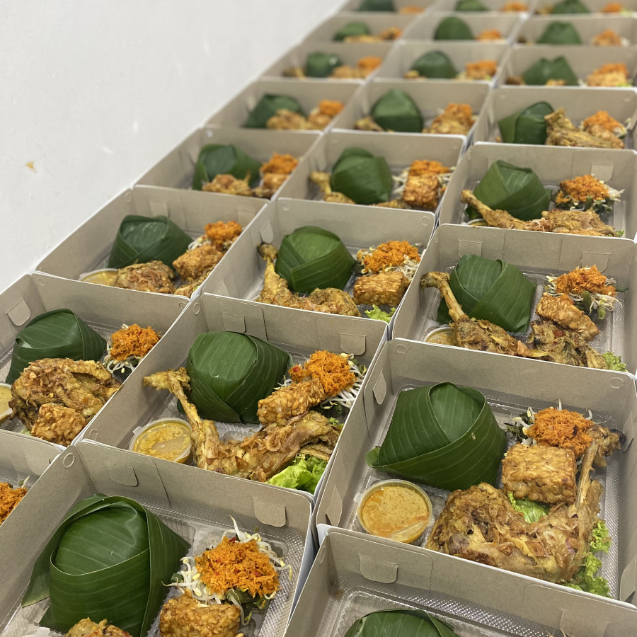 Nasi Box- Ayam Lodho Khas Trenggalek