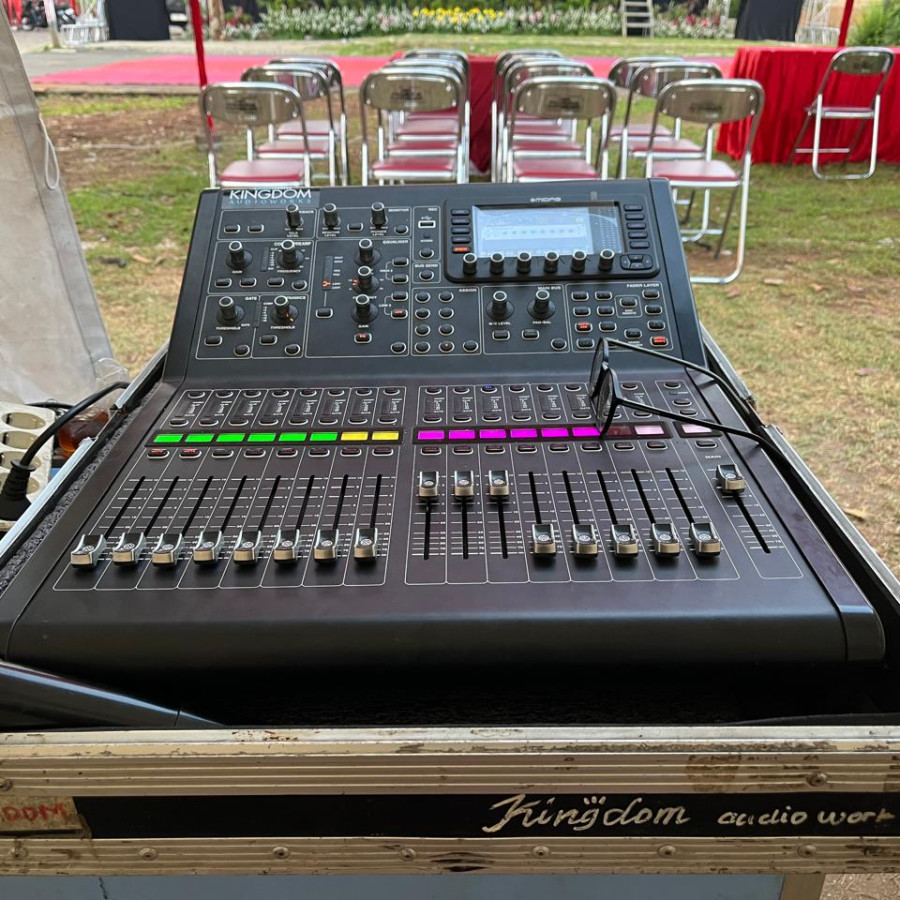 Sound System Merk / Type Yamaha - utama