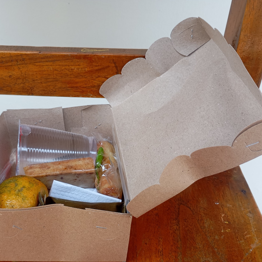 Snack box isi 5 macam - samping
