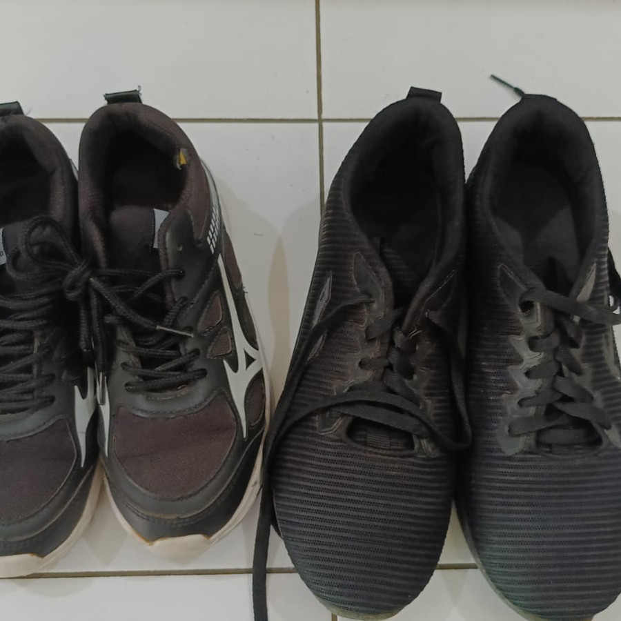 Sepatu Olahraga Lokal - depan